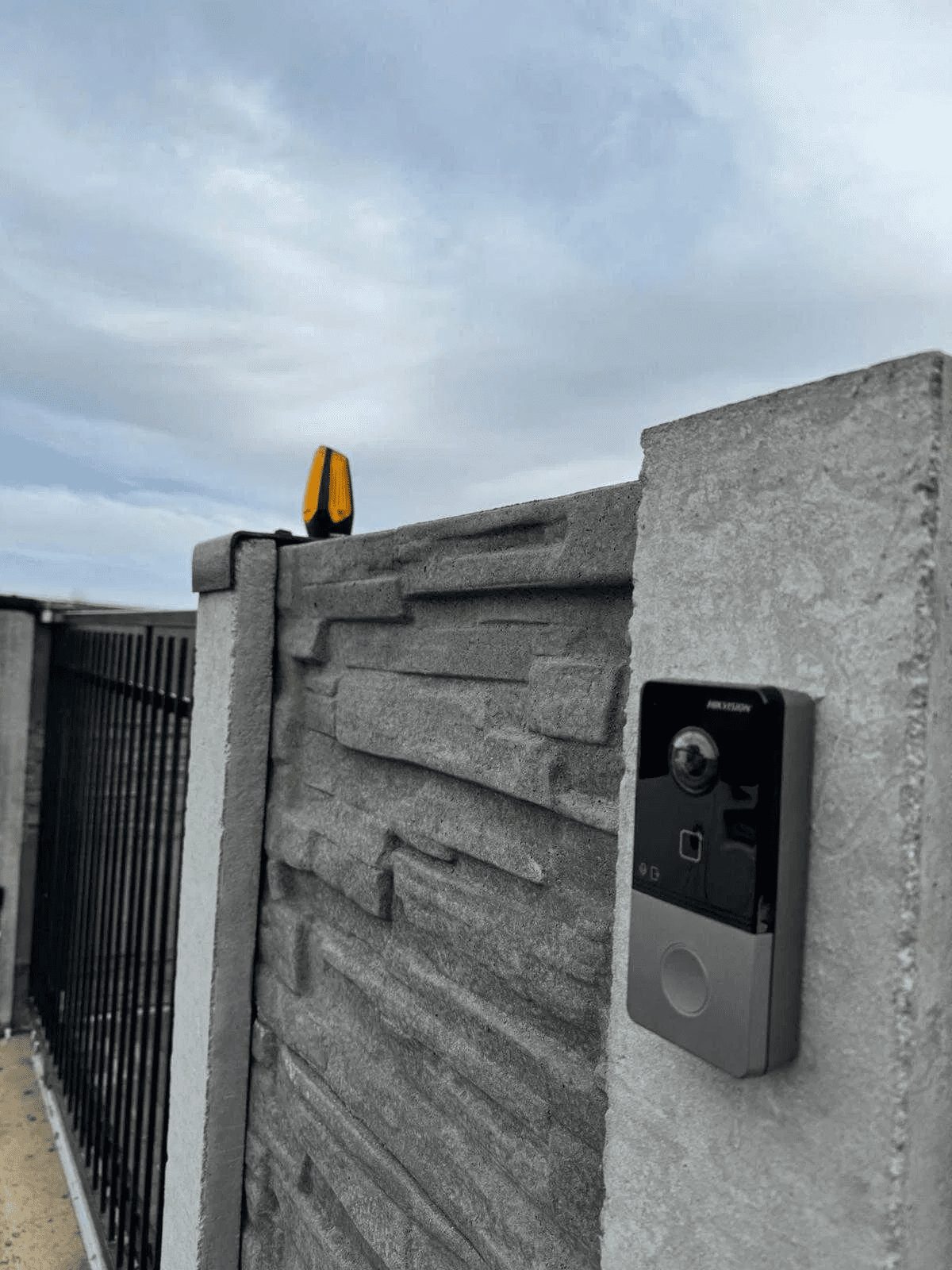 Personalizarea porților de fier forjat pentru securitate personalizată